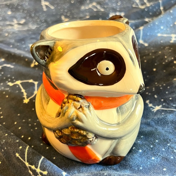 Raccoon & Fox Left Handed Ceramic Coffee Mug Set - Picture 7 of 9